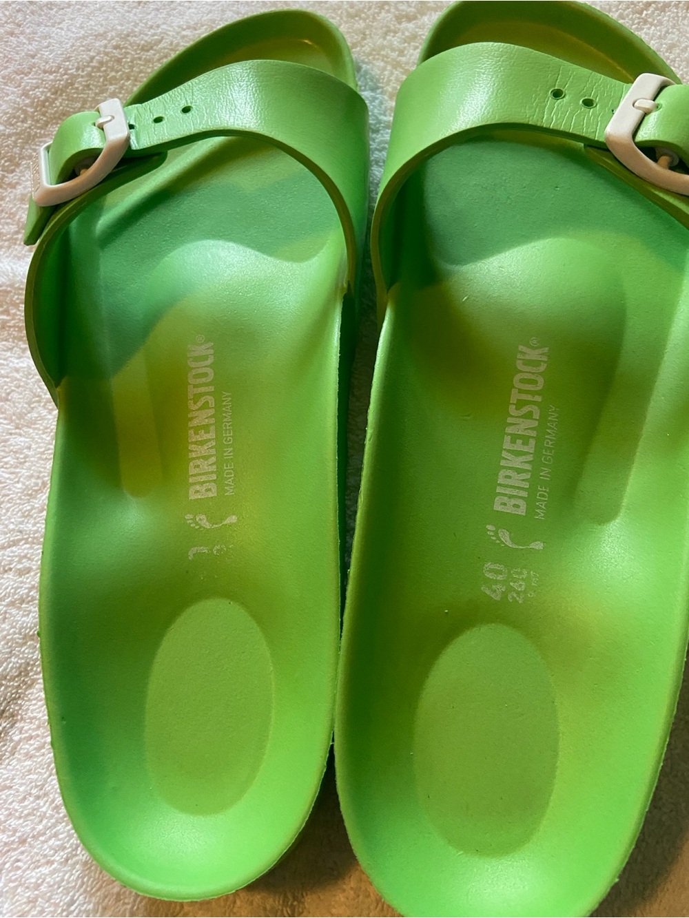 Birkenstock Green Single-Strap EVA Slides with Silver Buckles - Picture 4 of 4